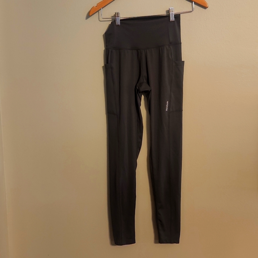 Never been worn Reebok leggings